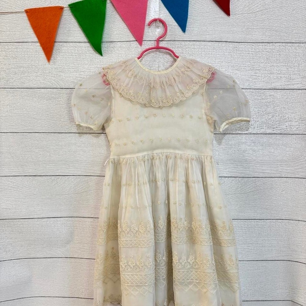 Vintage Sylvia Whyte for Saks Fifth Avenue cream lace dress